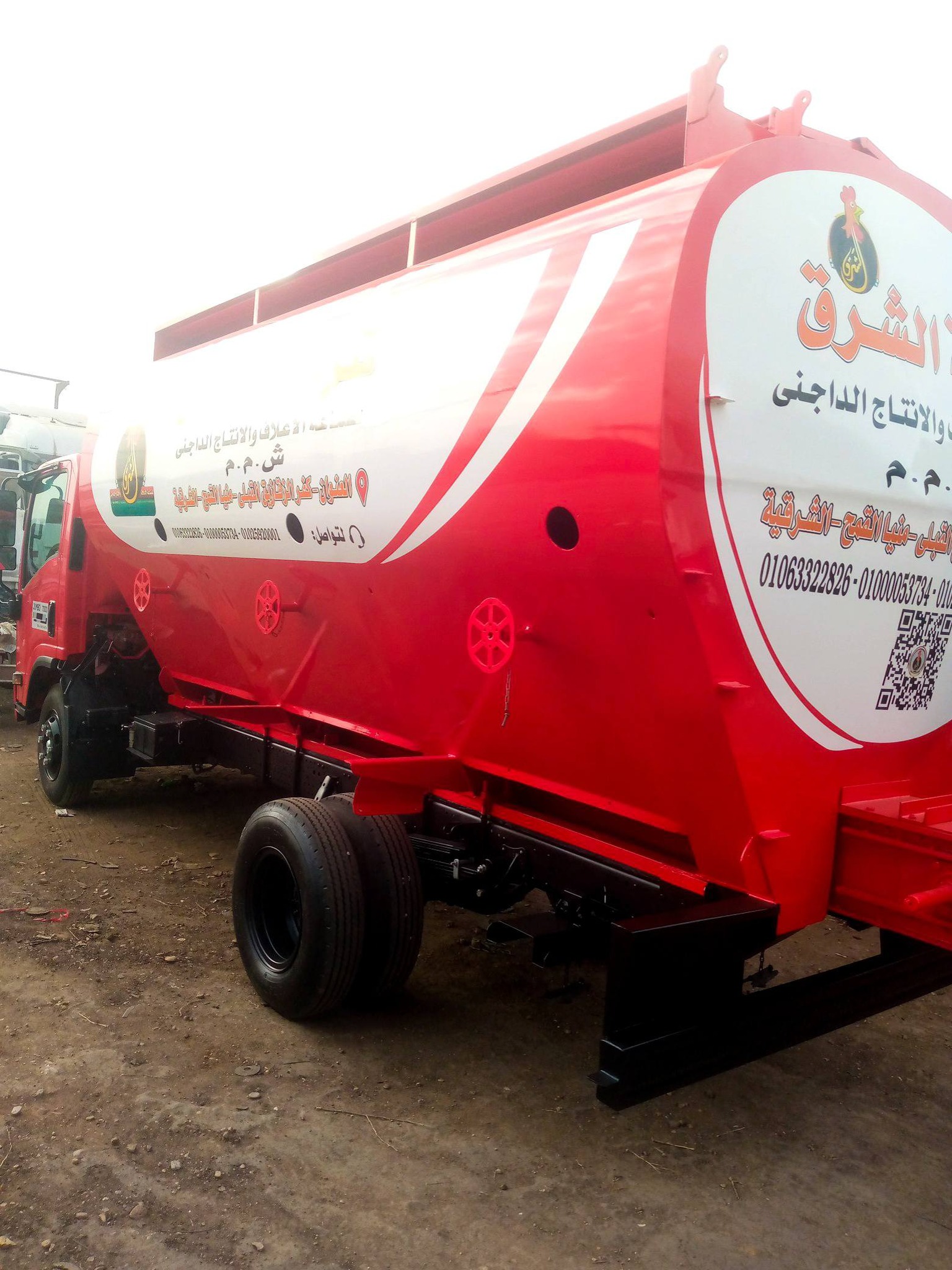 سايلو أعلاف أو حبوب من أعمال المصنع الحديث